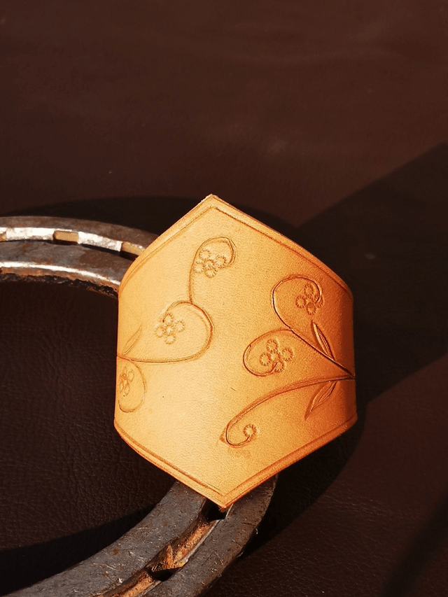 Bracelet "Sylve" - gravé fleuri
