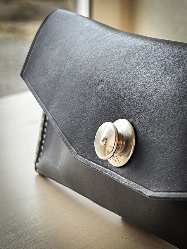 Etui "Écrin Nomade – Brume d’Argent "