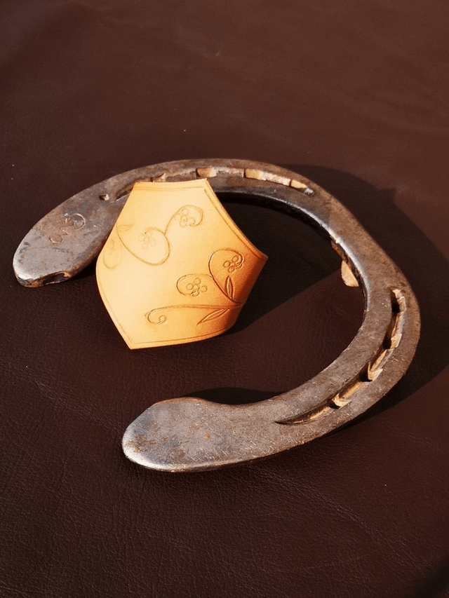 Bracelet "Sylve" - gravé fleuri